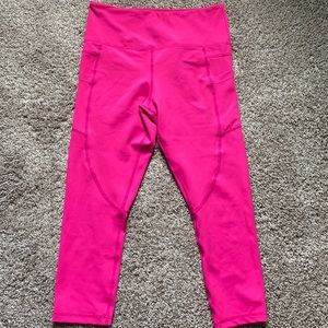 Zyia pink pocket light n tight crop leggings